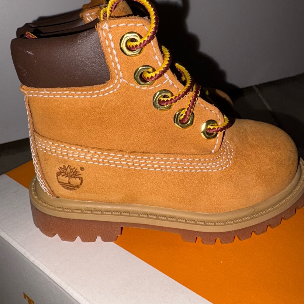 Classic Wheat Timberlands